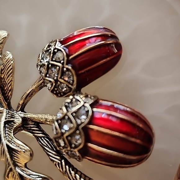 Acorn Brooch  with ANTIQUE finish  Oak Leaves BRB - Picture 2 of 5